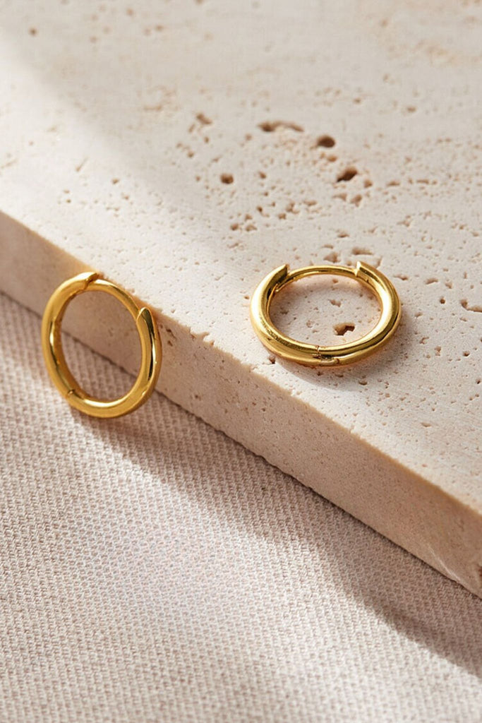 close up of the gold plated s925 sterling silver hoops