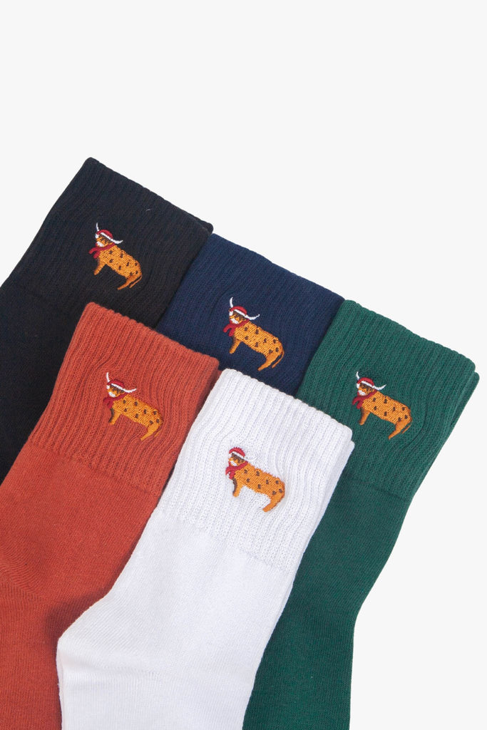 womens-christmas-highland-cow-embroidered-cotton-ankle-socks-5-pack-multipack