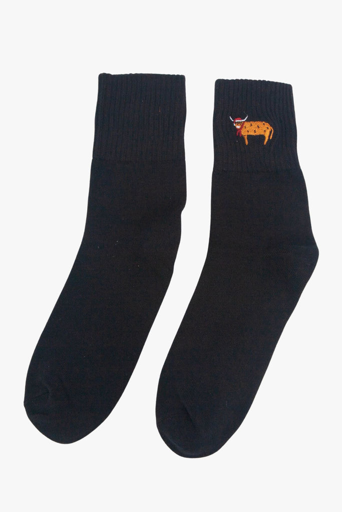 womens-christmas-highland-cow-embroidered-cotton-ankle-socks-5-pack-black