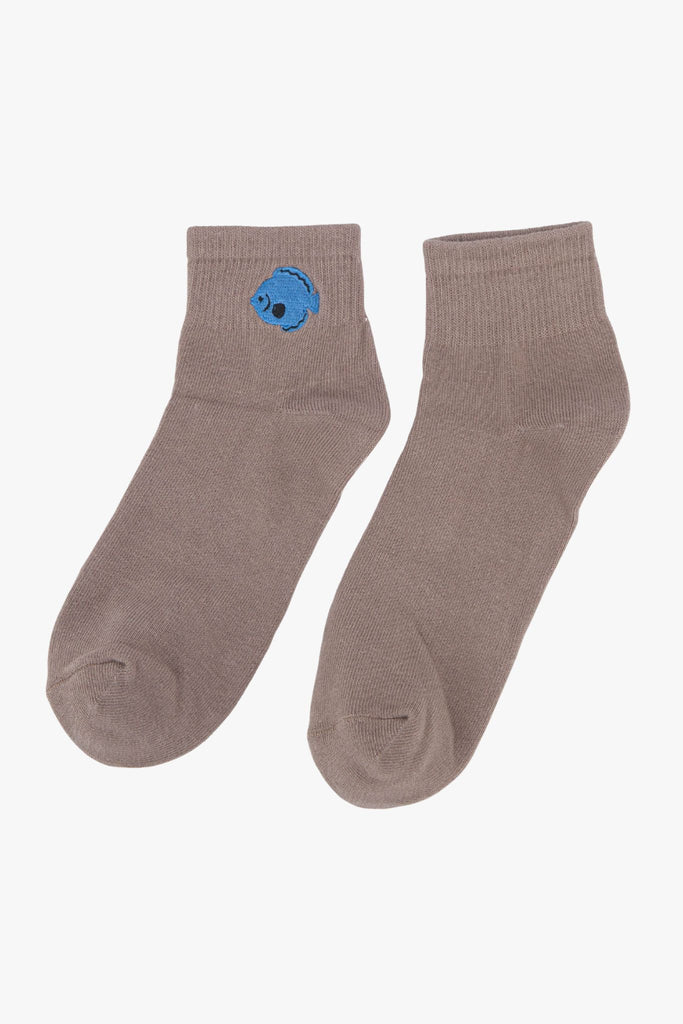 womens-tropical-fish-embroidered-cotton-ankle-socks-5-pack-taupe