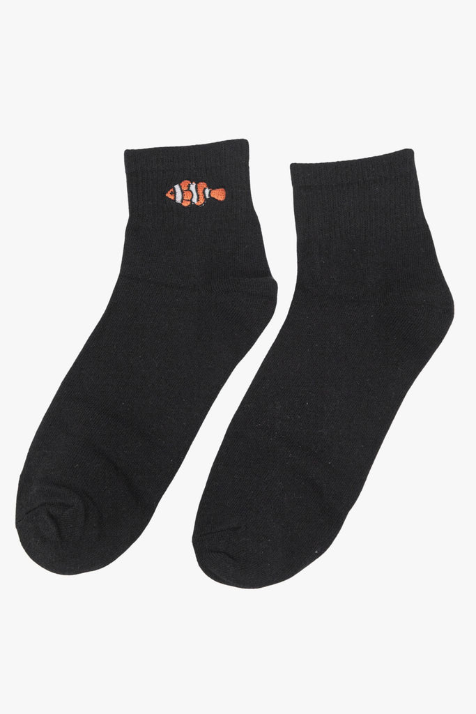 womens-tropical-fish-embroidered-cotton-ankle-socks-5-pack-black