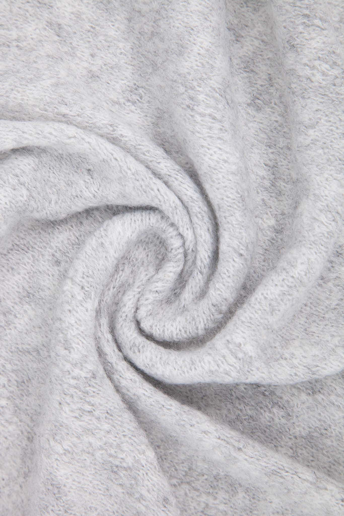 hadley-light-grey-wool-blend-heavyweight-scarf-close-up-material