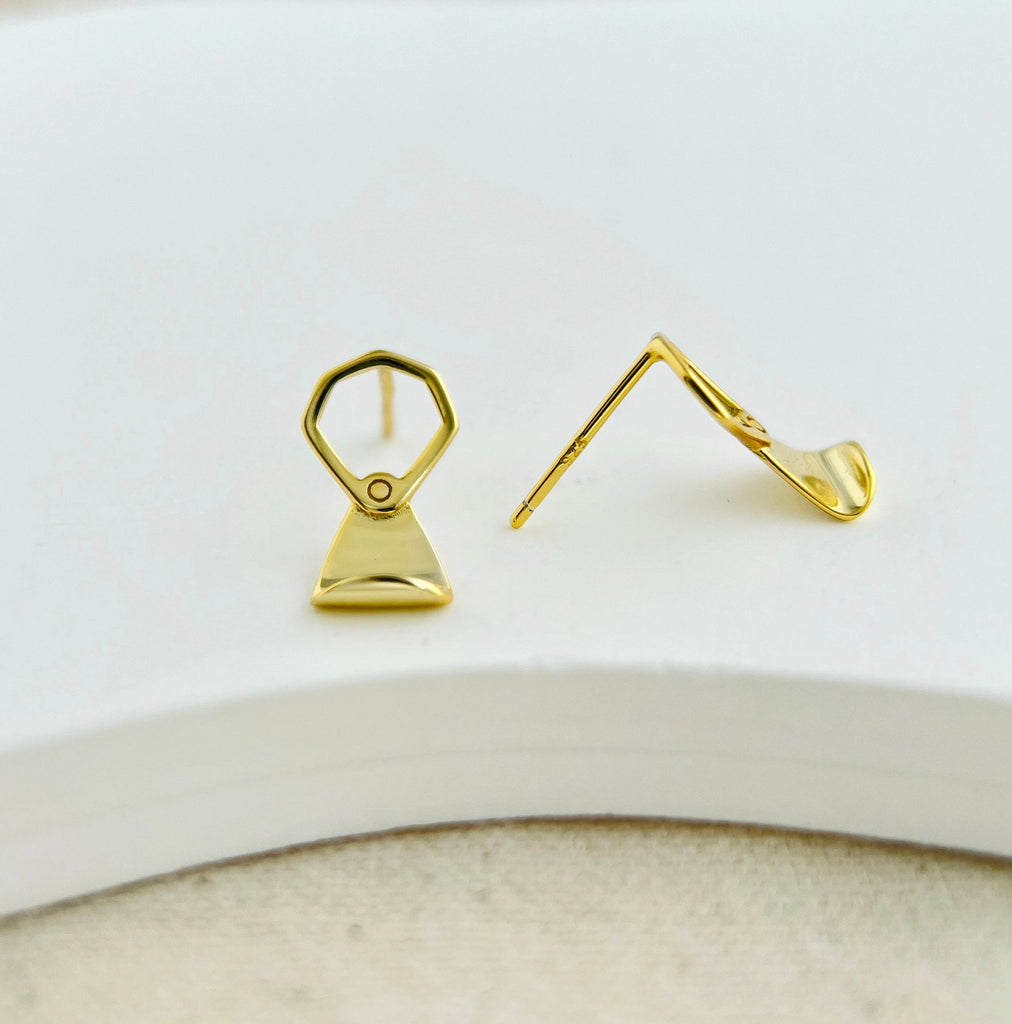 close up of the gold plated S925 silver ring pull stud earrings