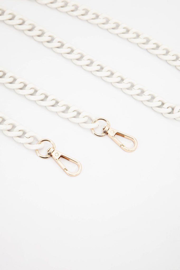 close up of the golf snap hook attachments