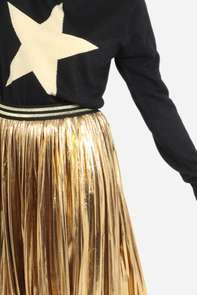 close up of the gold metallic foil material